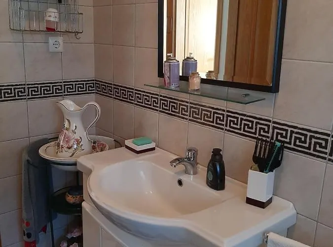 Maria Ines House 纳扎雷