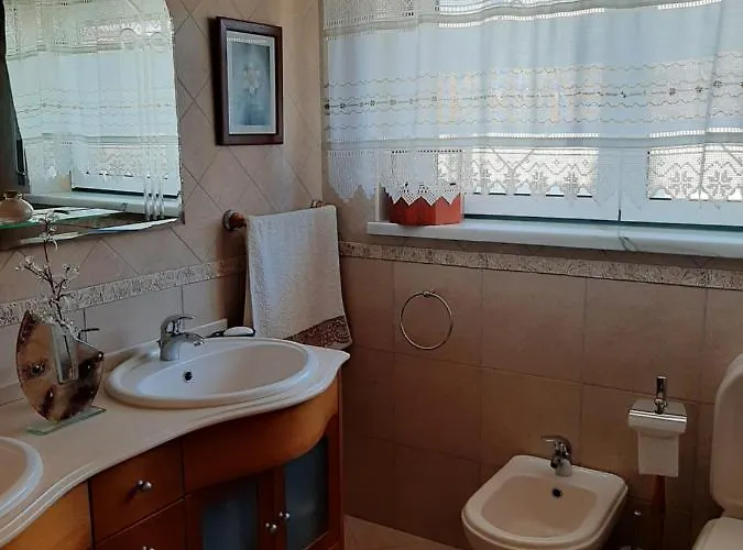 Maria Ines House 招待所 3*