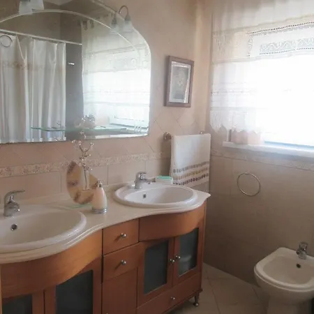 Maria Ines House Guest house *