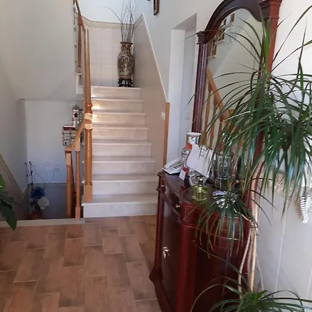 Maria Ines House Guest house